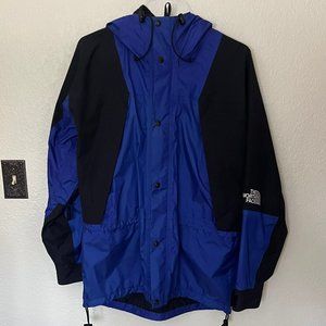 The North Face Hooded Gore-tex Jacket 61661 - Medium